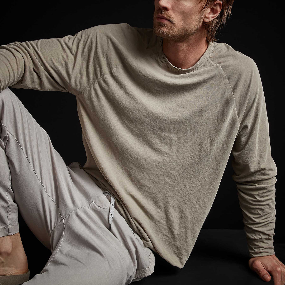 Long Sleeve Raglan in Mineral | James Perse Los Angeles