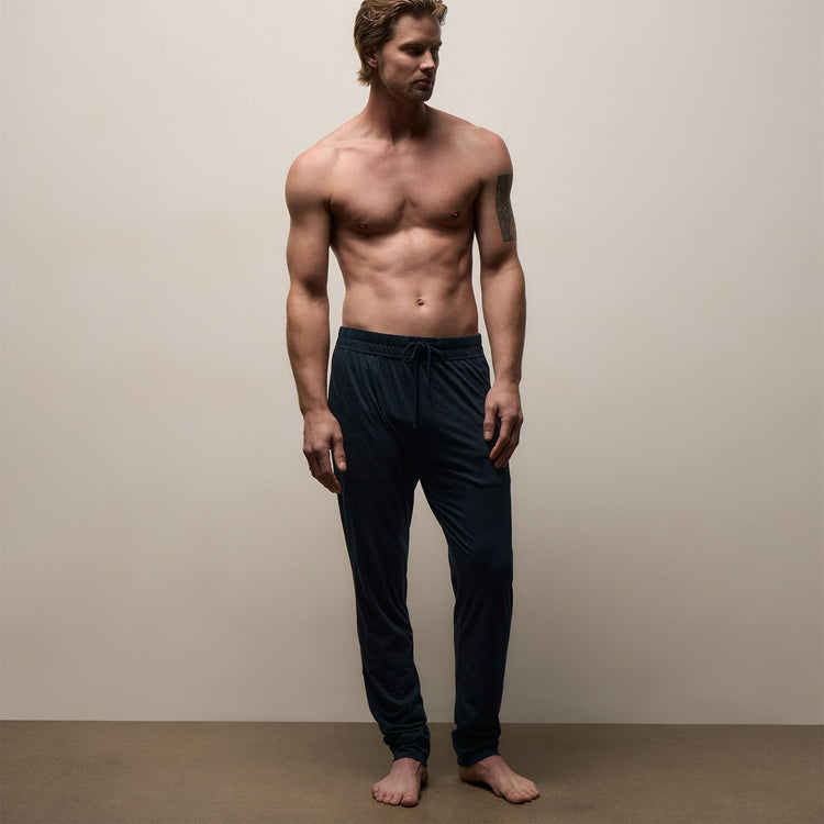 Luxe Lotus Jersey Tapered Lounge Pant in French Navy | James Perse Los Angeles