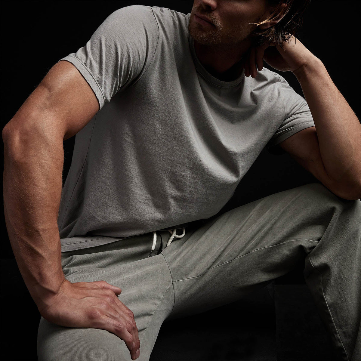 Luxe Lotus Jersey Tee in Paver | James Perse Los Angeles