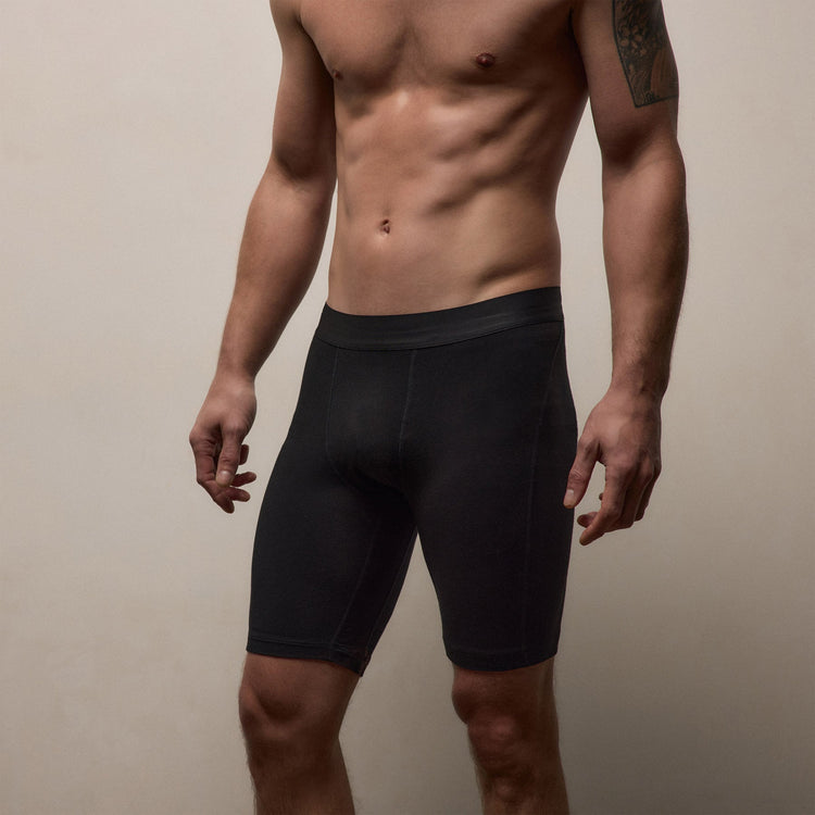 Elevated Lotus Sport Boxer  Long in Black | James Perse Los Angeles