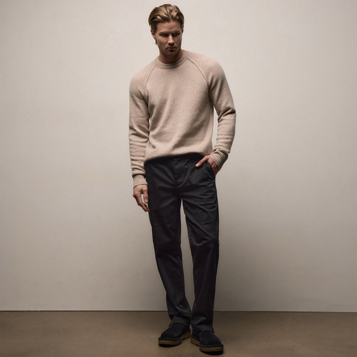 Relaxed Stretch Micro Twill Trouser in Black | James Perse Los Angeles