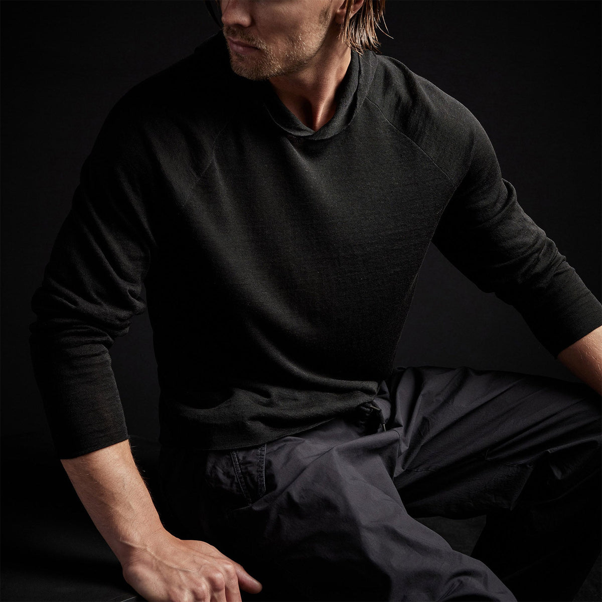 Desert Linen Hoodie in Black/Black | James Perse Los Angeles