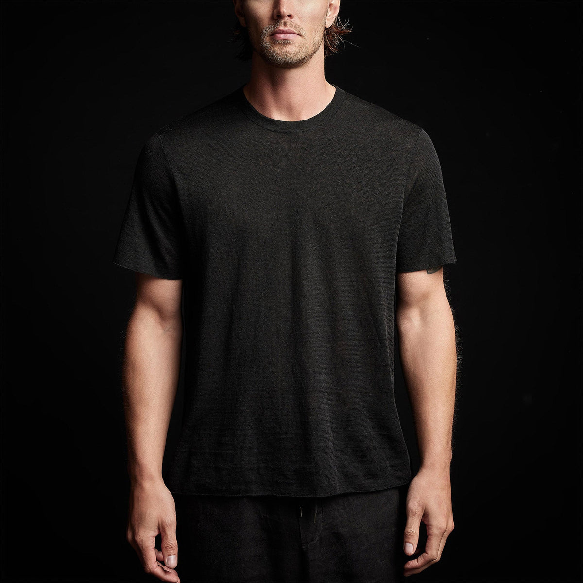 Fine Linen Double Layer Short Sleeve Crew in Black/Black | James Perse Los Angeles