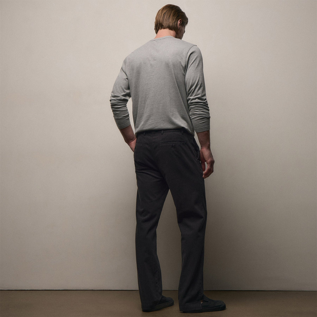 Herringbone Twill Trouser in Black | James Perse Los Angeles