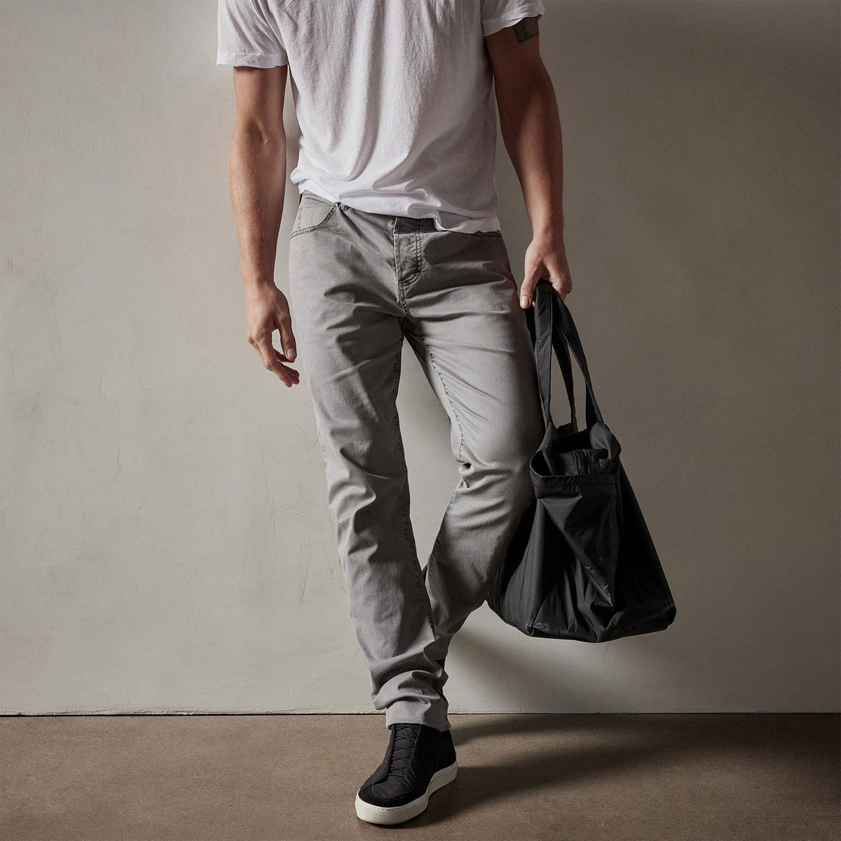 Brushed Twill 5 Pocket Pant in Silver Grey Pigment | James Perse Los Angeles