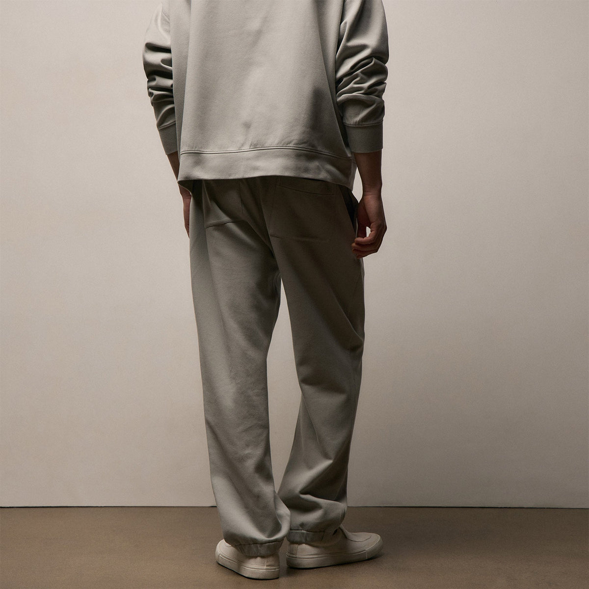 Italian Knit Sweatpant in Fog | James Perse Los Angeles