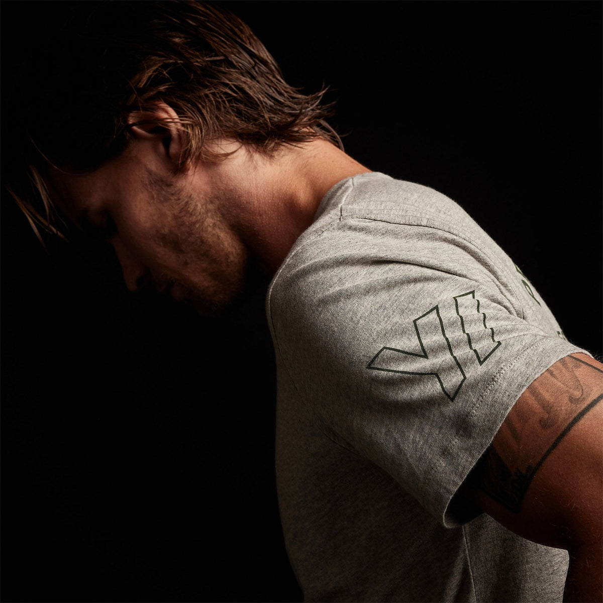 Y/OSEMITE Short Sleeve Crew Neck in Heather Grey/Rugby | James Perse Los Angeles