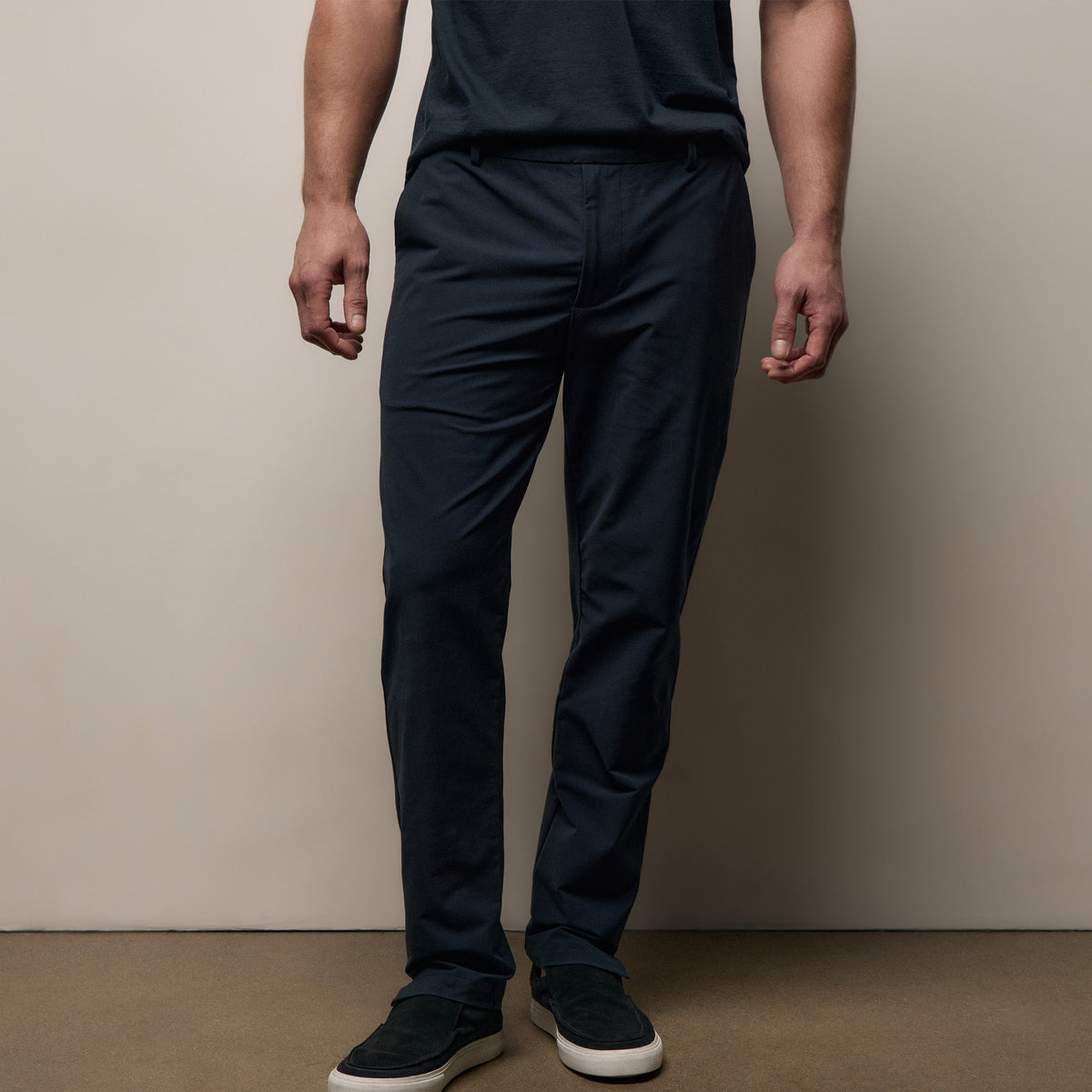Golf Trouser in Deep | James Perse Los Angeles