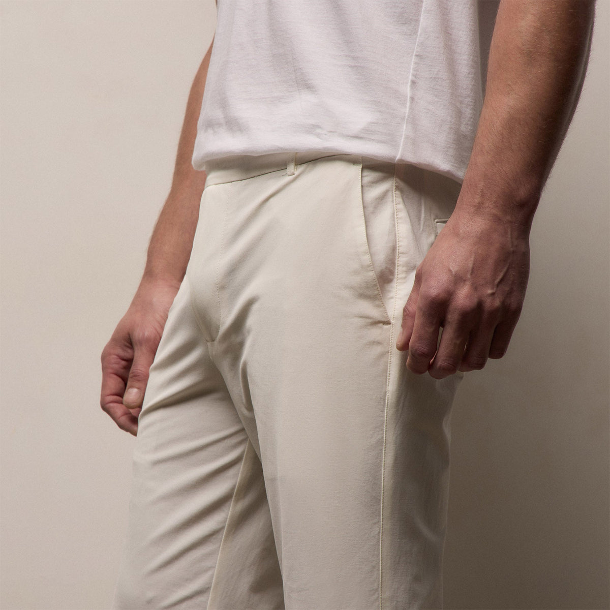 Golf Trouser in Off White | James Perse Los Angeles