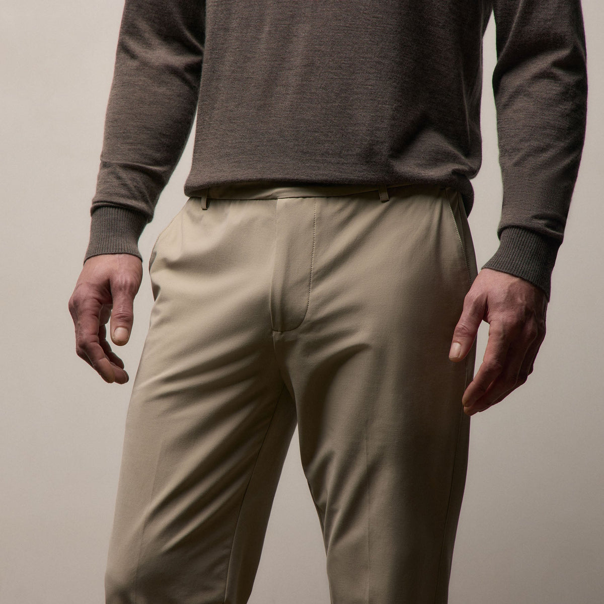 Golf Trouser in Sand | James Perse Los Angeles