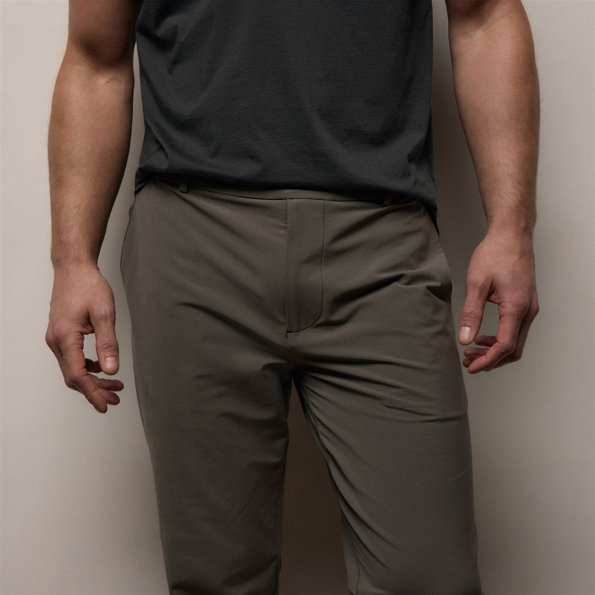 Golf Trouser in Tent | James Perse Los Angeles