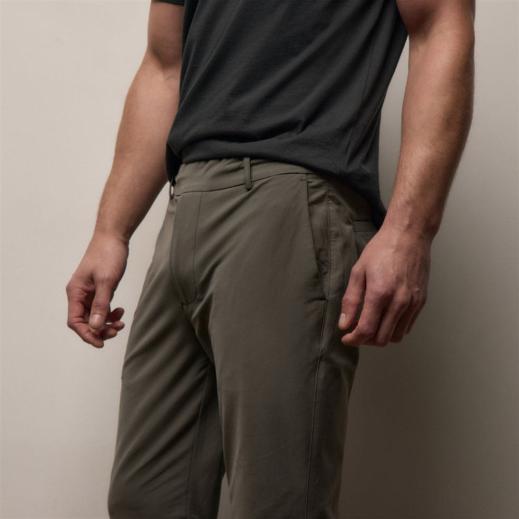 Golf Trouser in Tent | James Perse Los Angeles