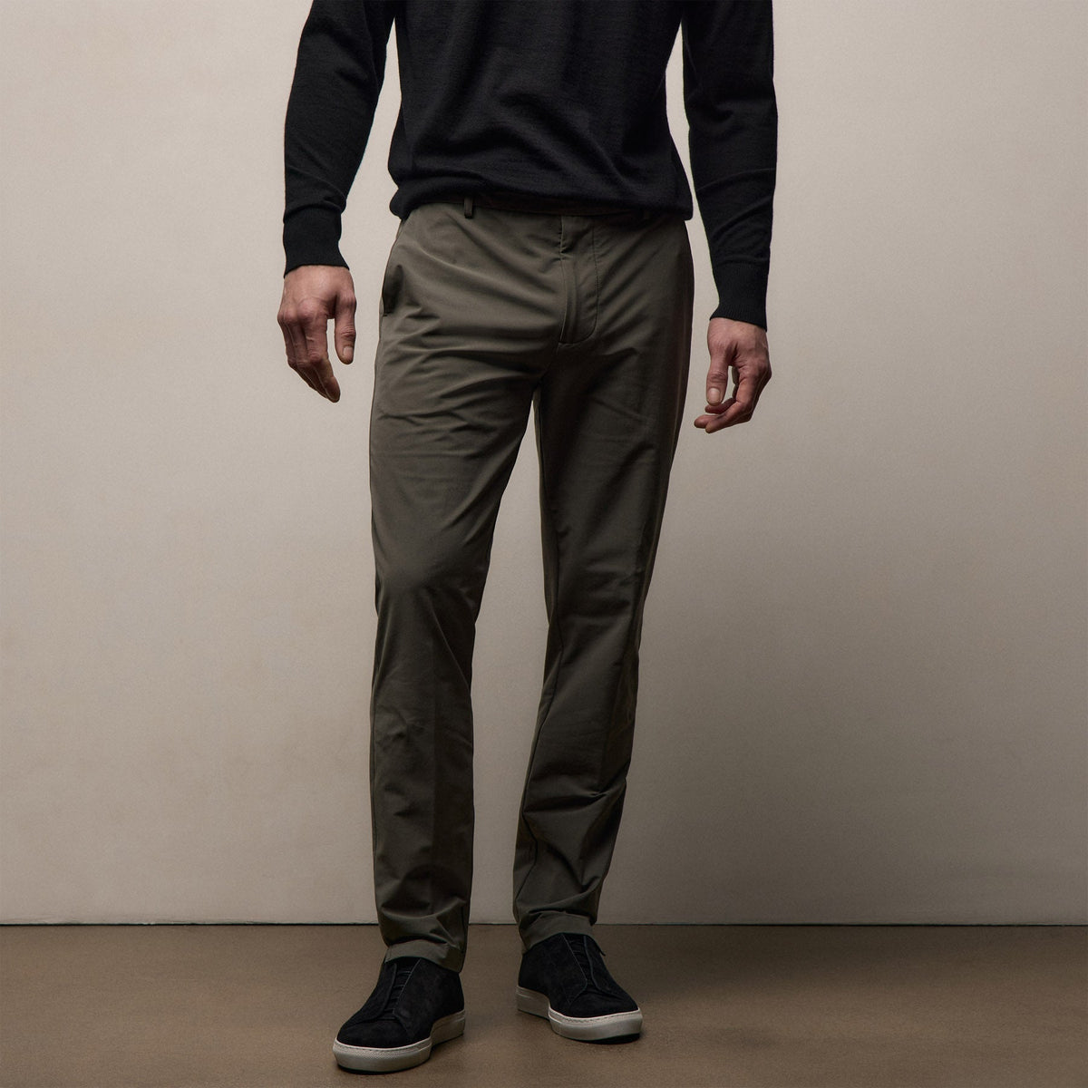 Golf Trouser in Tent | James Perse Los Angeles