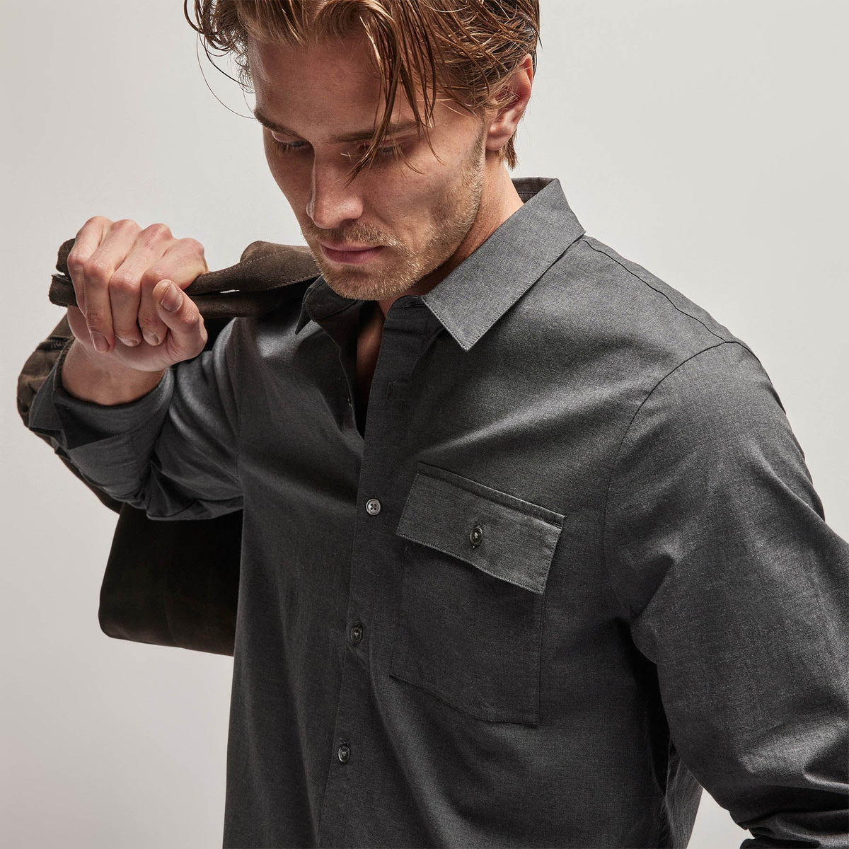 Garment Washed Shirt in Anthracite | James Perse Los Angeles