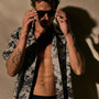 Island Poplin Print Short Sleeve Shirt in Grey Glacier Pigment/Black | James Perse Los Angeles