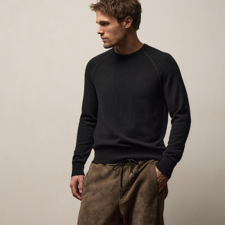 Italian Spun Csh Rgln Ppd Crew in Black/Kona | James Perse Los Angeles