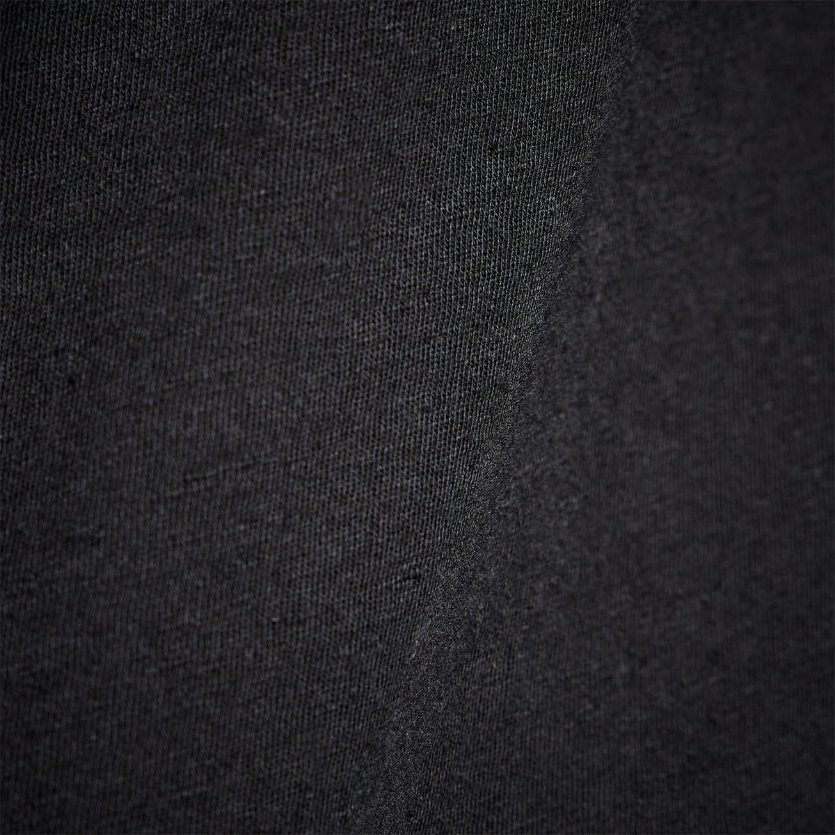 Oasis Linen Henley in Black | James Perse Los Angeles