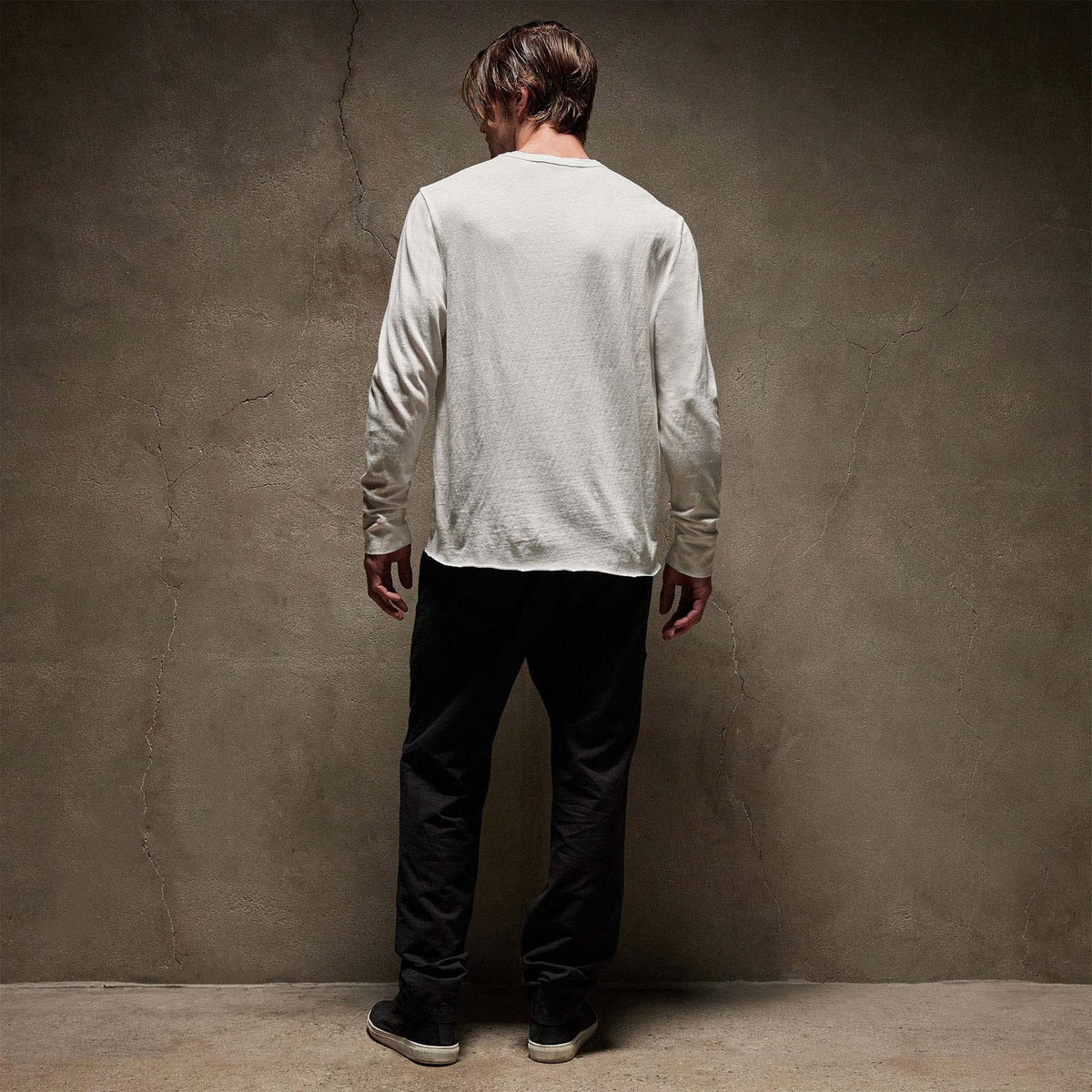 Natural Slub Jersey Long Sleeve Crew in White | James Perse Los Angeles