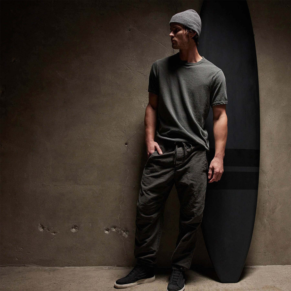 Natural Slub Jersey Short Sleeve Crew in Pipe Pigment | James Perse Los Angeles