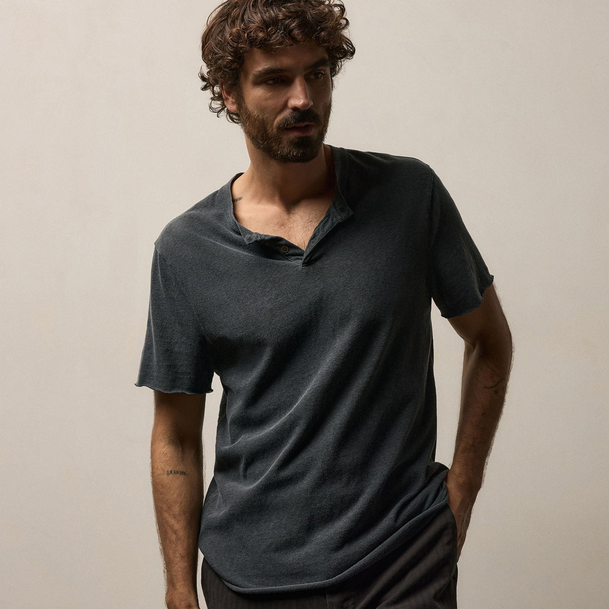 Slub Jersey Short Sleeve Henley in Magma Pigment | James Perse Los Angeles