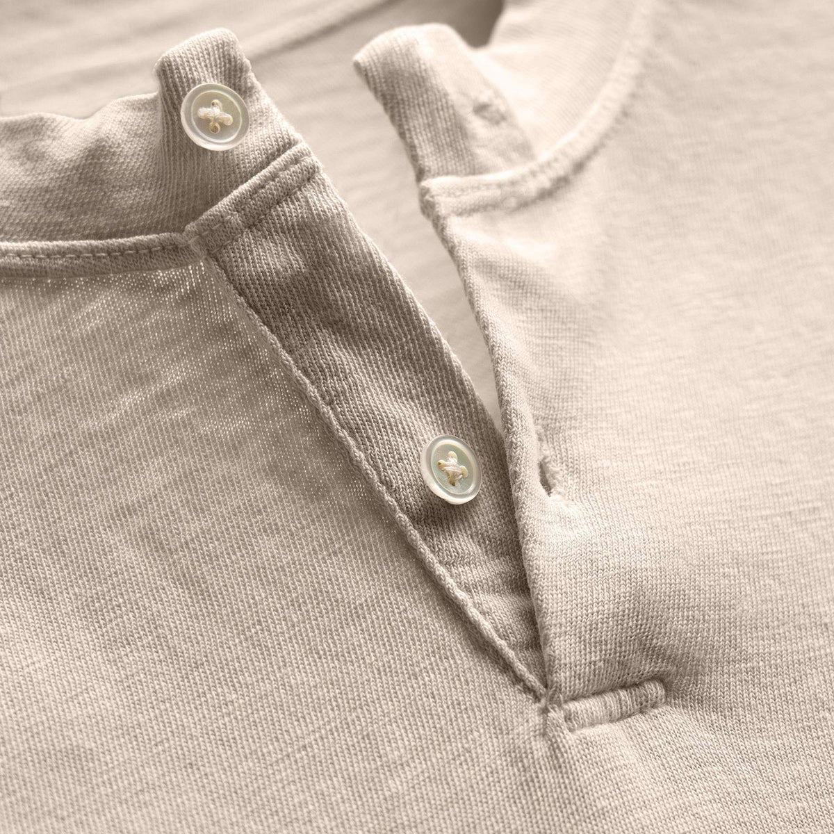 Slub Jersey Short Sleeve Henley in Pearl Pigment | James Perse Los Angeles