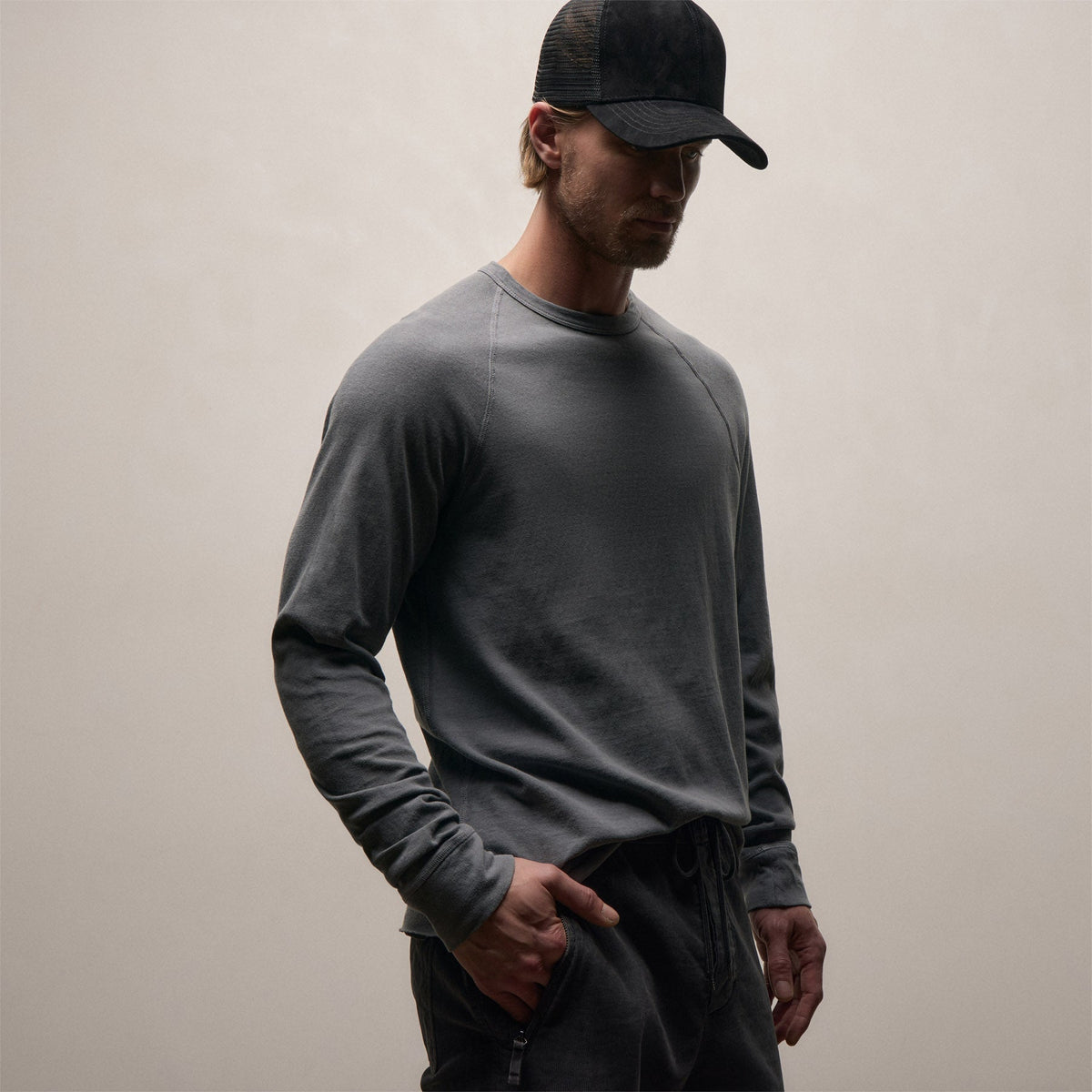 Long Sleeve Raglan Crew in Cavalry Pigment | James Perse Los Angeles / womens