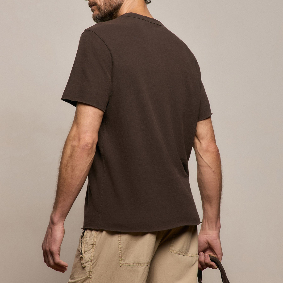 Slub Jersey Pocket Tee in Bark Pigment | James Perse Los Angeles