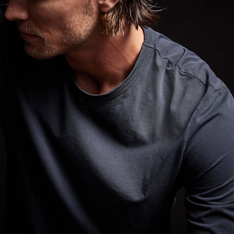 Shirttail Hem Crew in Blue Oil Pigment | James Perse Los Angeles 