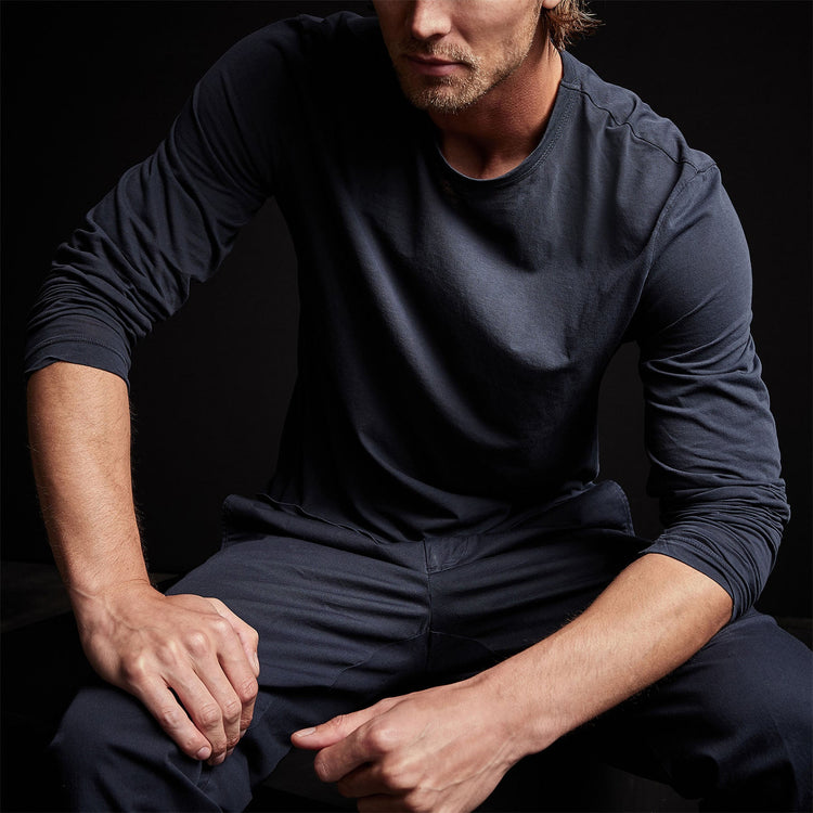 Shirttail Hem Crew in Blue Oil Pigment | James Perse Los Angeles 