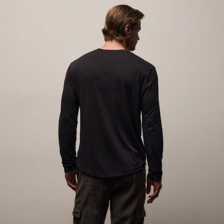 Shirttail Hem Crew in Black | James Perse Los Angeles