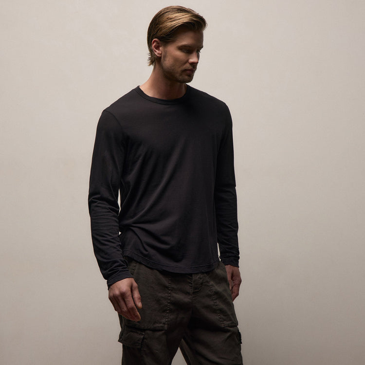 Shirttail Hem Crew in Black | James Perse Los Angeles
