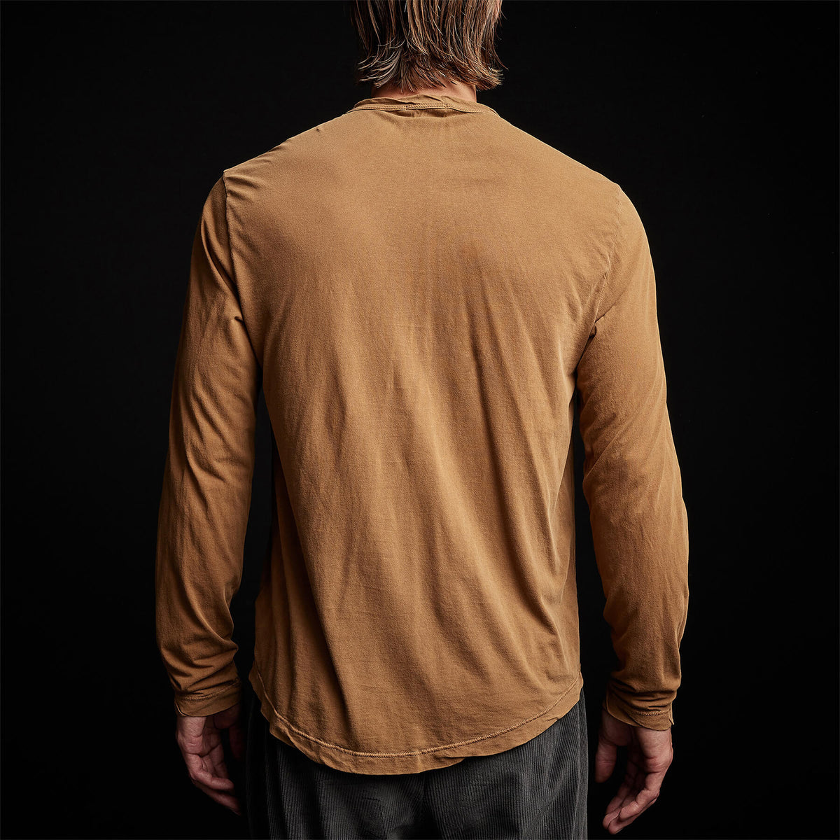 Shirttail Hem Crew in Copper Pigment | James Perse Los Angeles