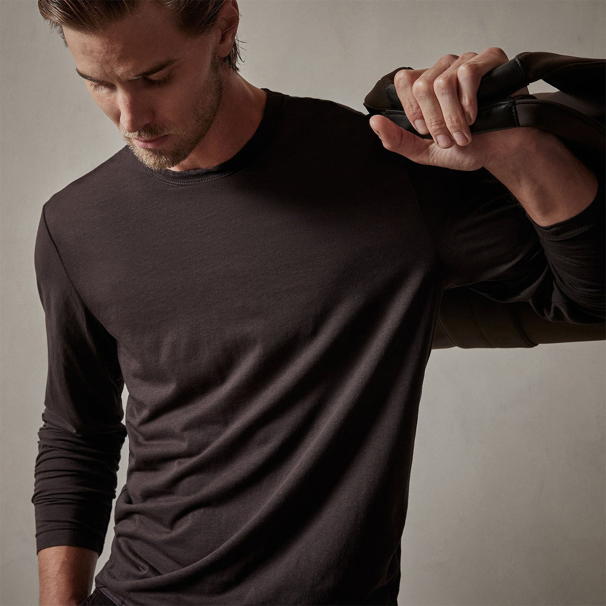 Shirttail Hem Crew in Kona | James Perse Los Angeles