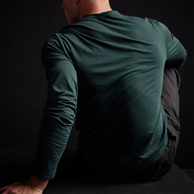 Shirttail Hem Crew in Laurel | James Perse Los Angeles