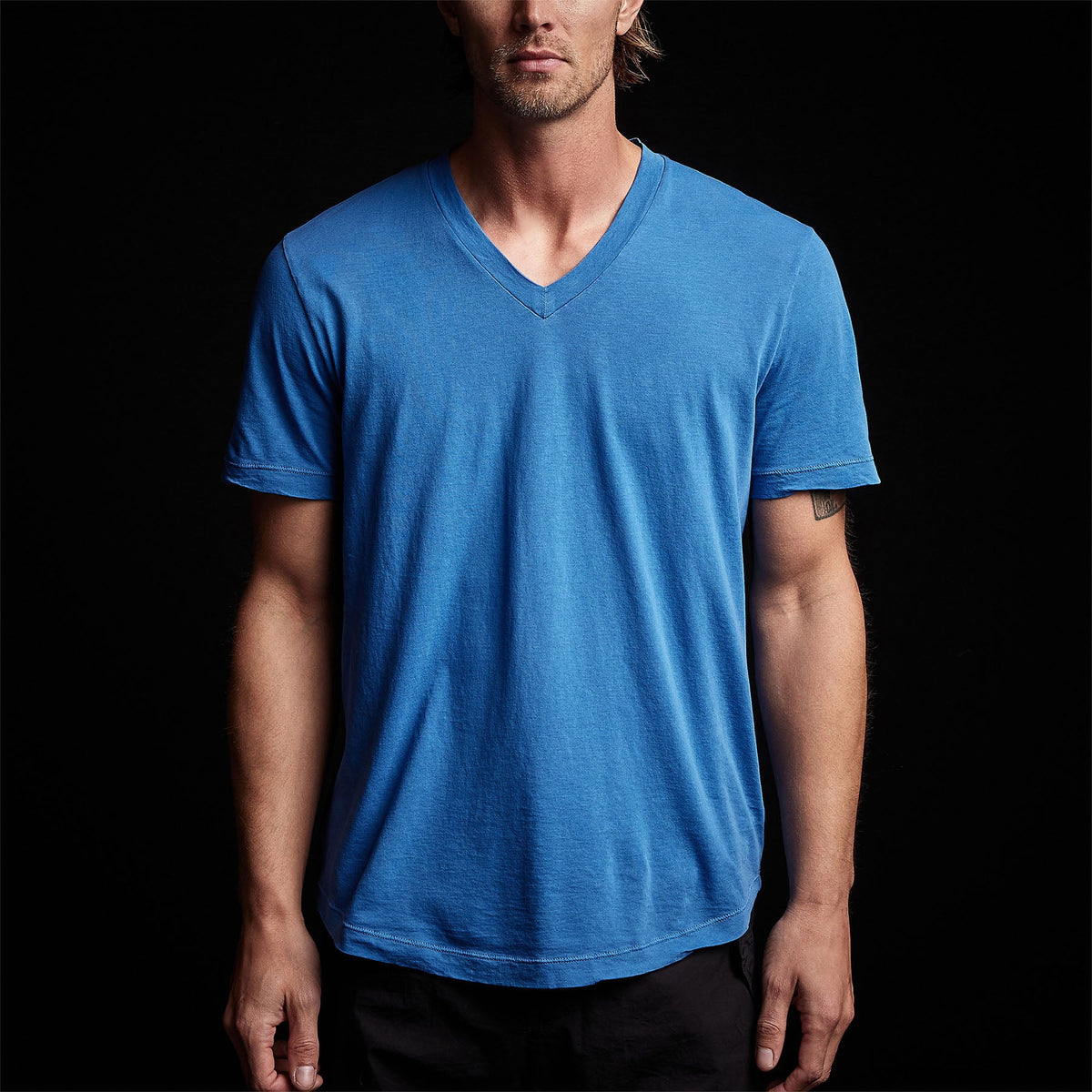 Clear Jersey V Neck in Electric Blue Pigment | James Perse Los Angeles 