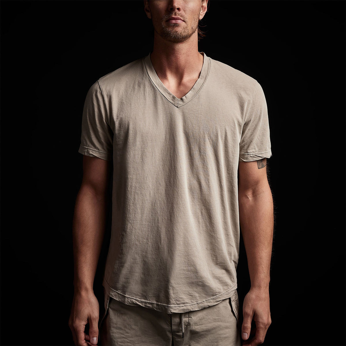 Clear Jersey V Neck in String Pigment | James Perse Los Angeles