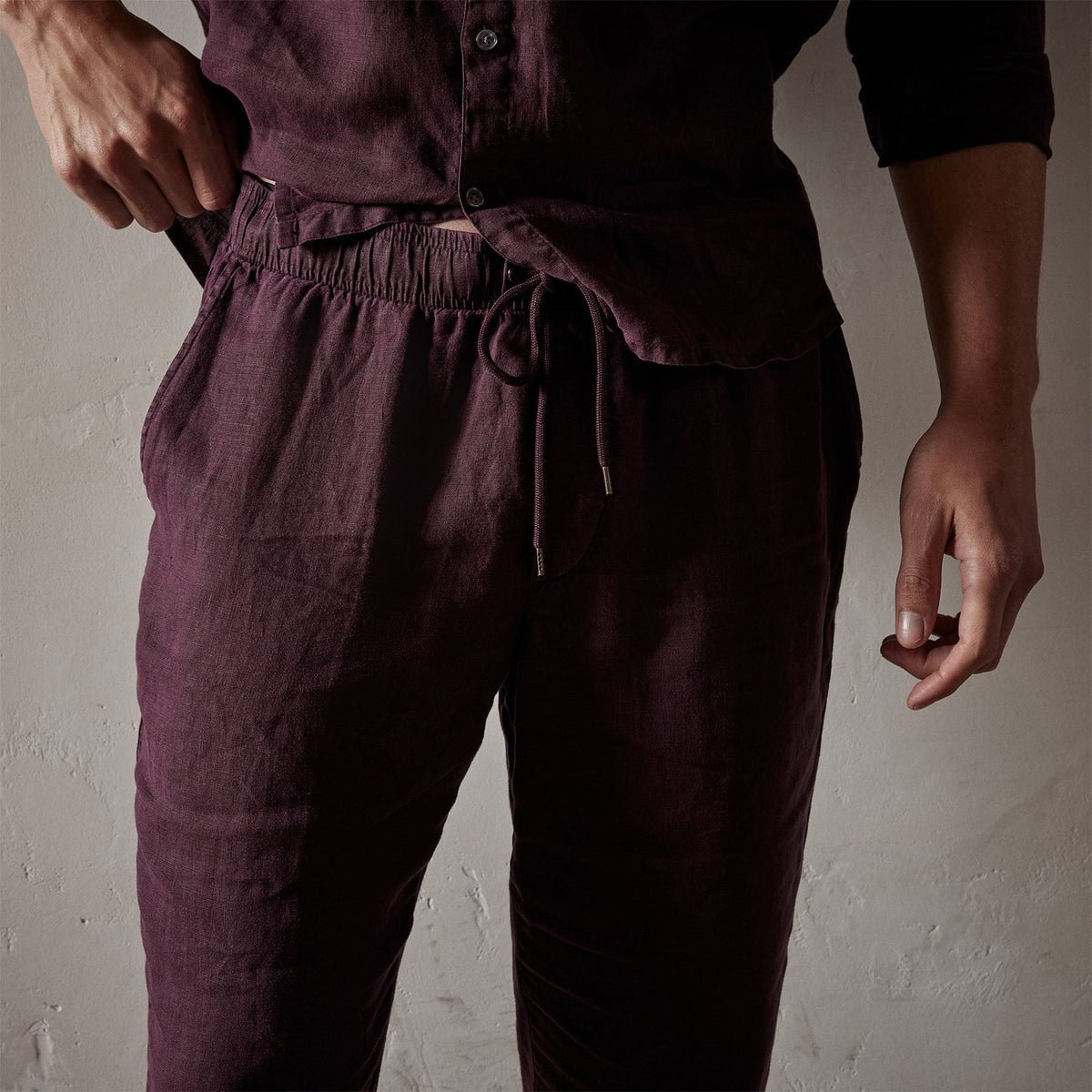 Lightweight Linen Pant in Eggplant | James Perse Los Angeles
