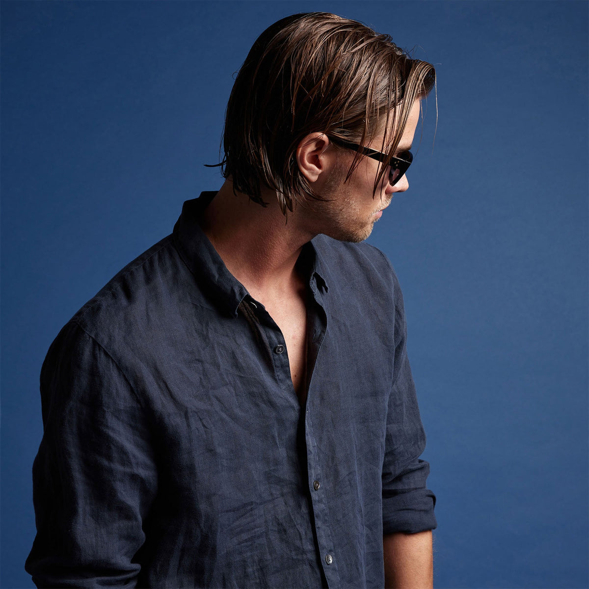 Classic Linen Shirt in Blue Oil | James Perse Los Angeles