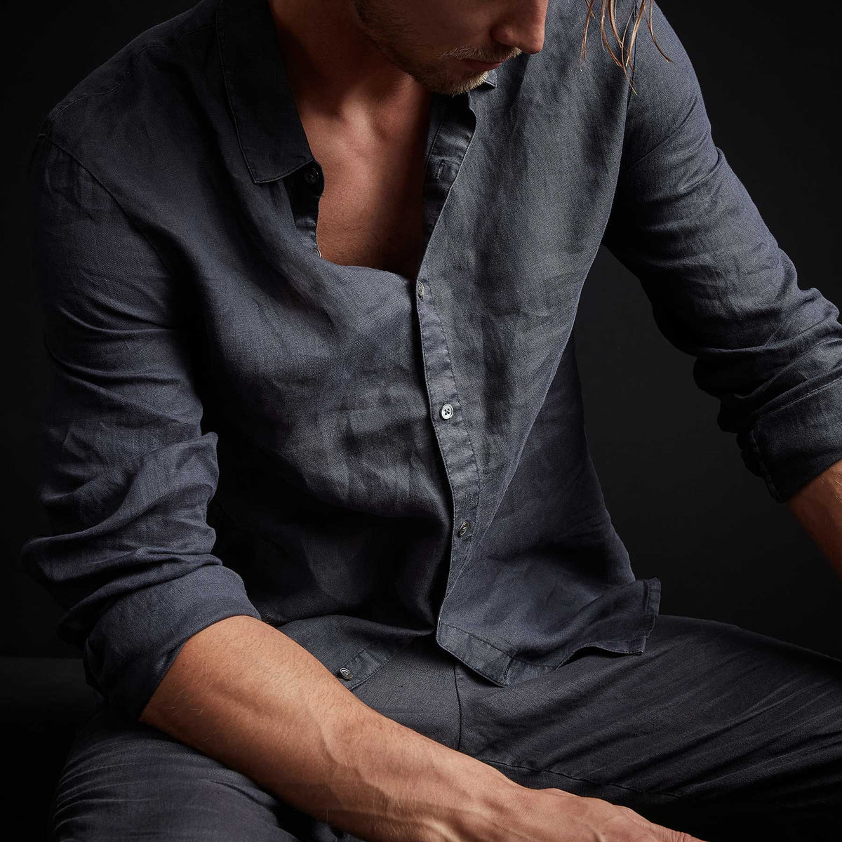 Classic Linen Shirt - Titan Pigment | James Perse Los Angeles
