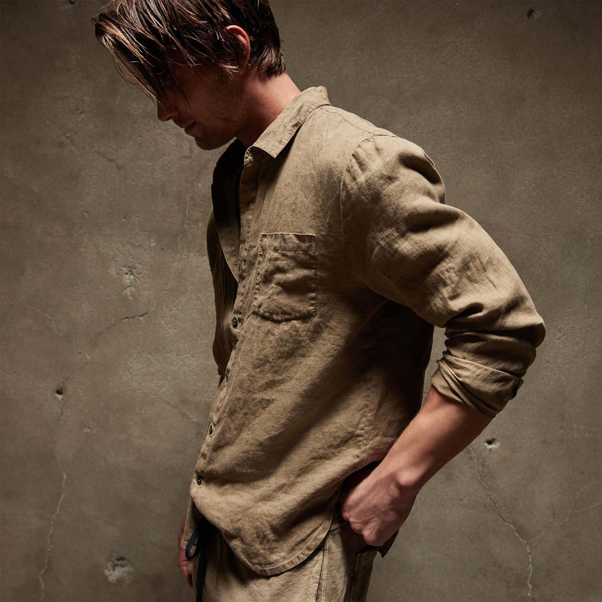 Revised Linen Shirt in Cashew Pigment | James Perse Los Angeles