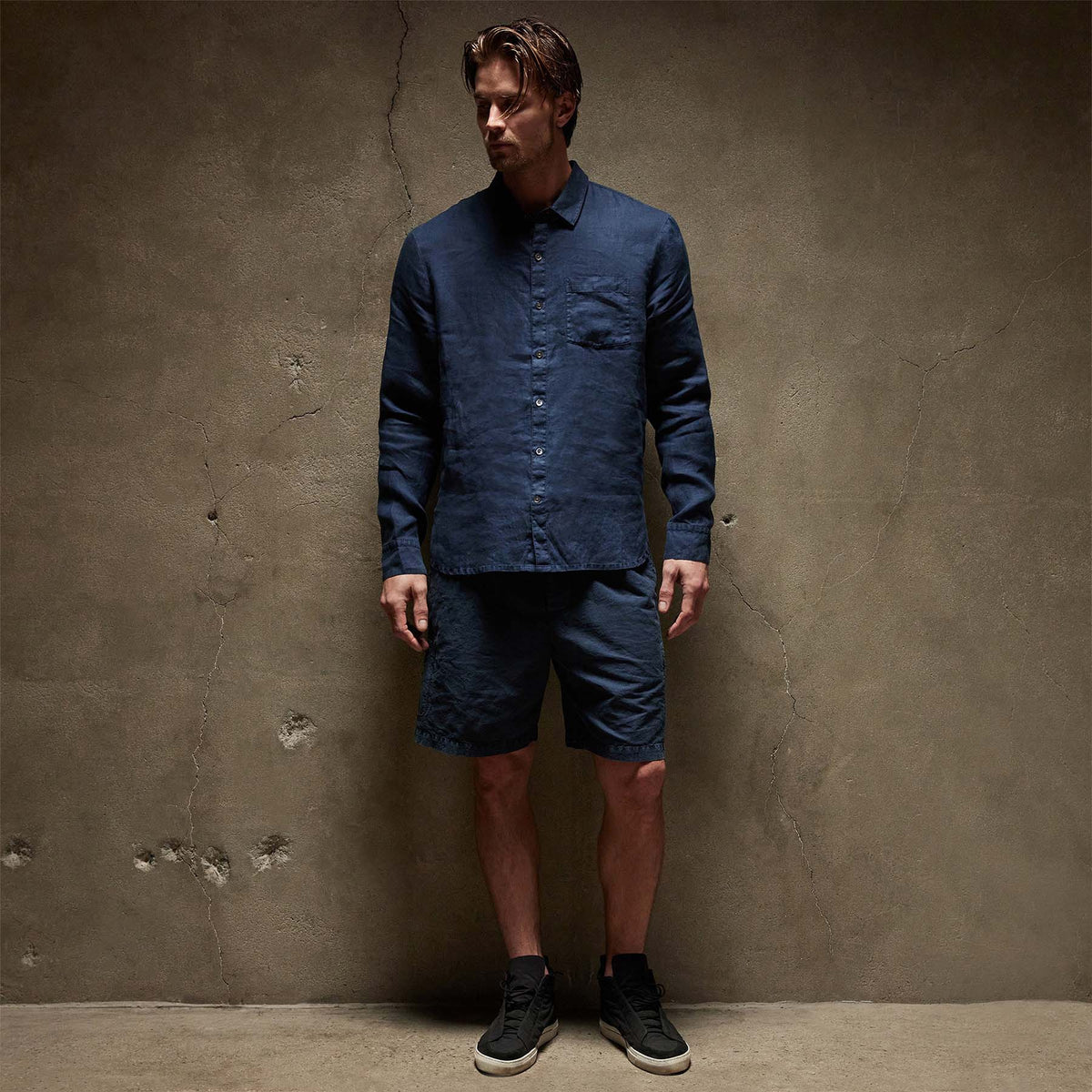 Revised Linen Shirt in Imperial Pigment | James Perse Los Angeles