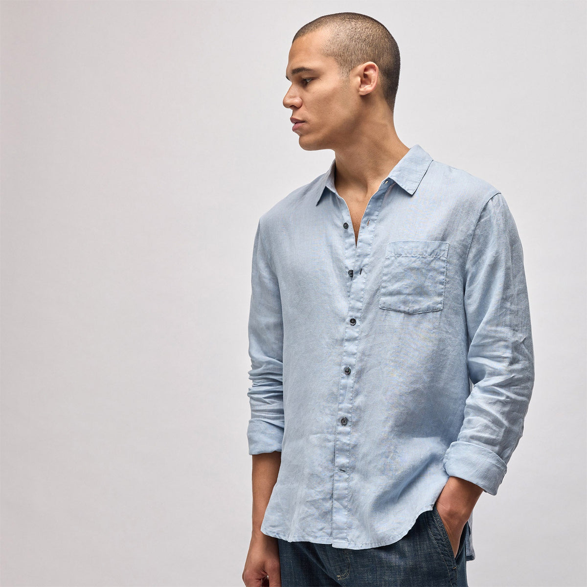 Lightweight Linen Shirt in Open Sky Pigment | James Perse Los Angeles