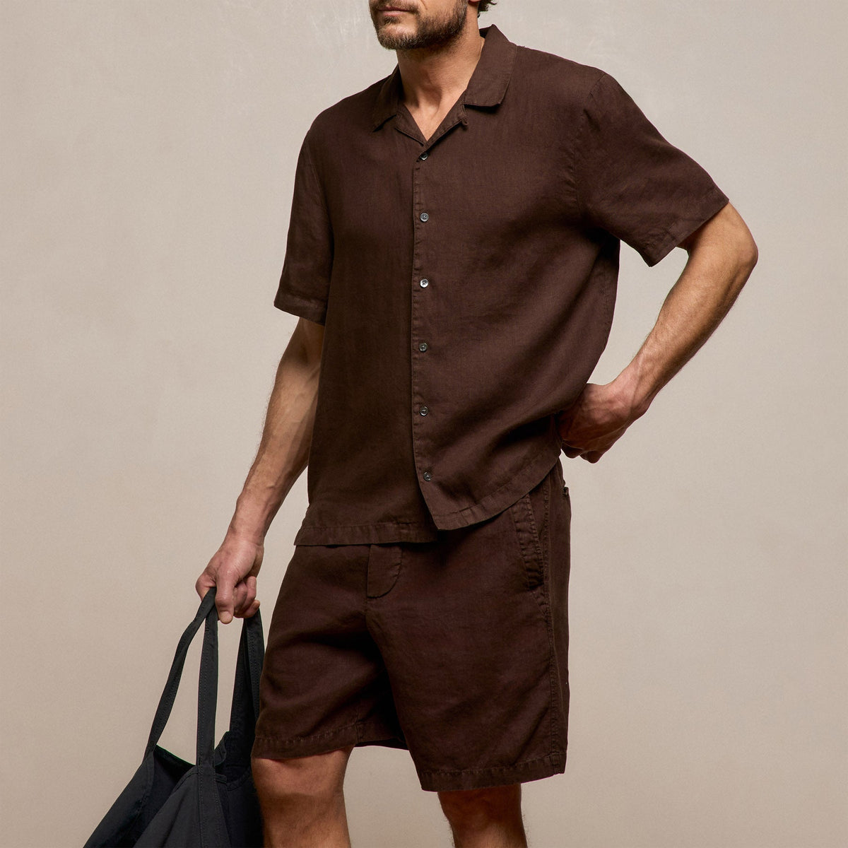 Lightweight Linen Short Sleeve Shirt in Bark Pigment | James Perse Los Angeles