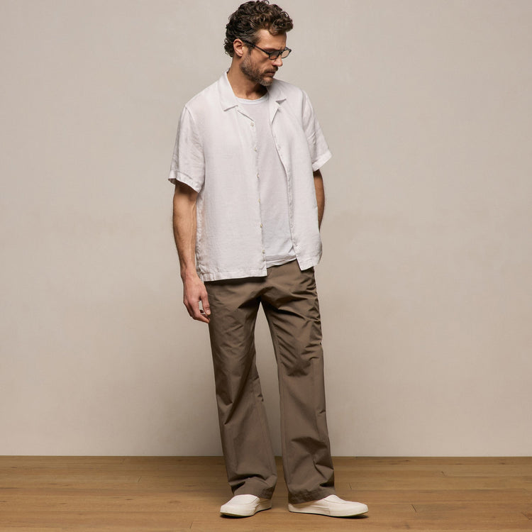 Lightweight Linen Short Sleeve Shirt in White | James Perse Los Angeles