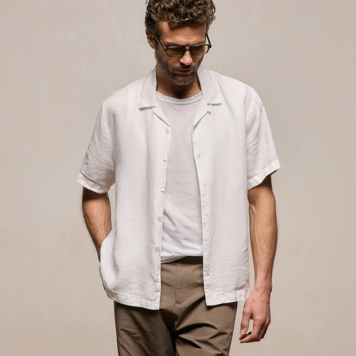 Lightweight Linen Short Sleeve Shirt in White | James Perse Los Angeles