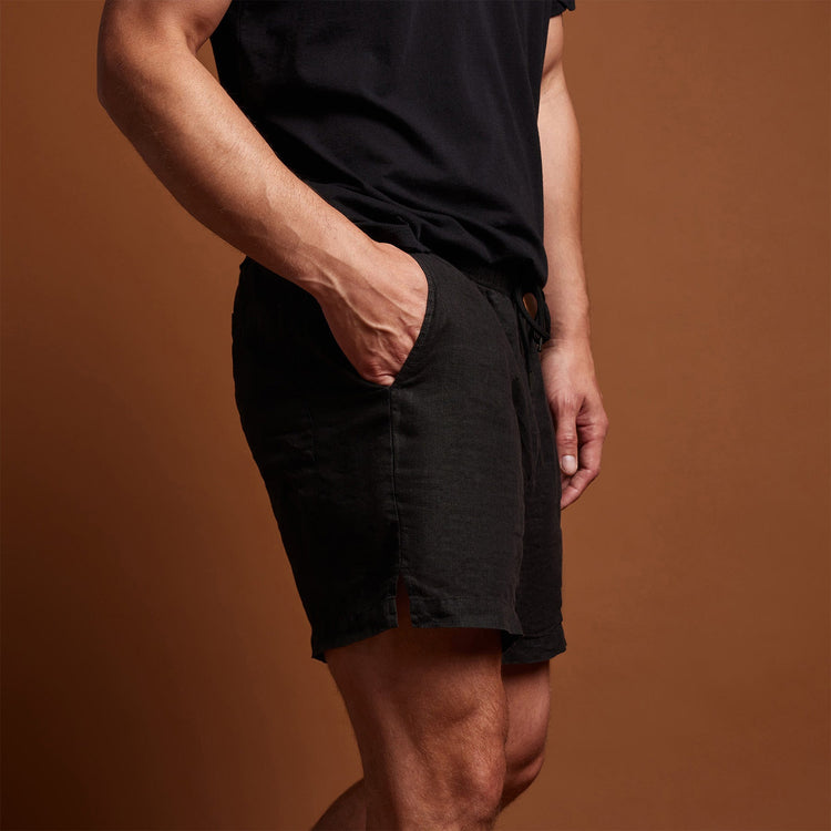 Lightweight Linen Short in Black | James Perse Los Angeles