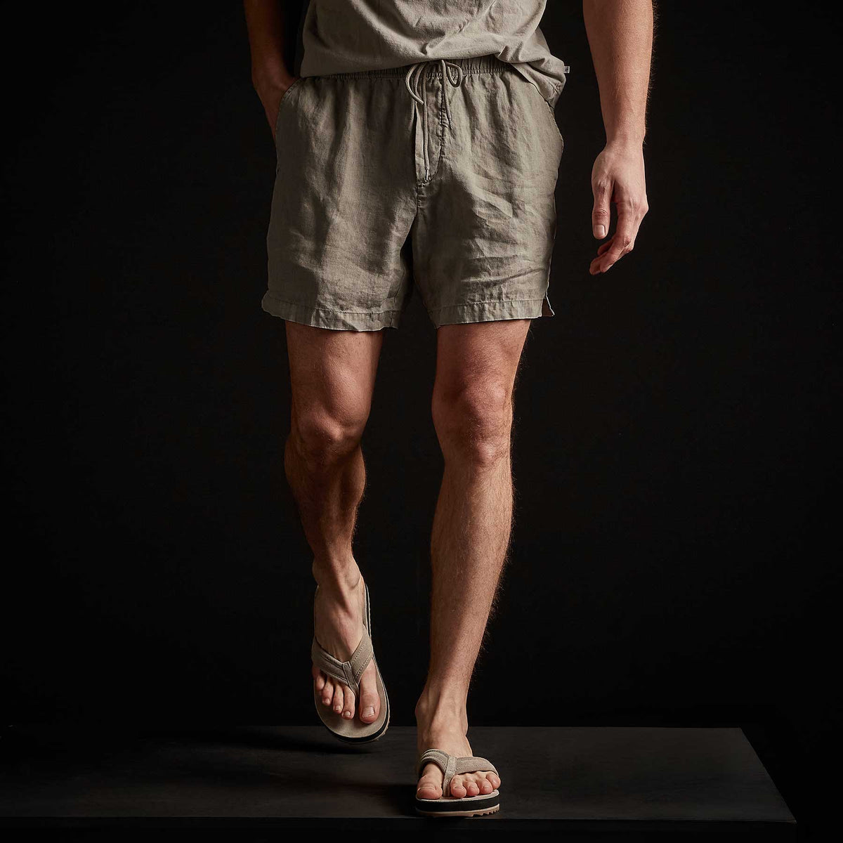 Lightweight Linen Short - Mineral Pigment | James Perse Los Angeles