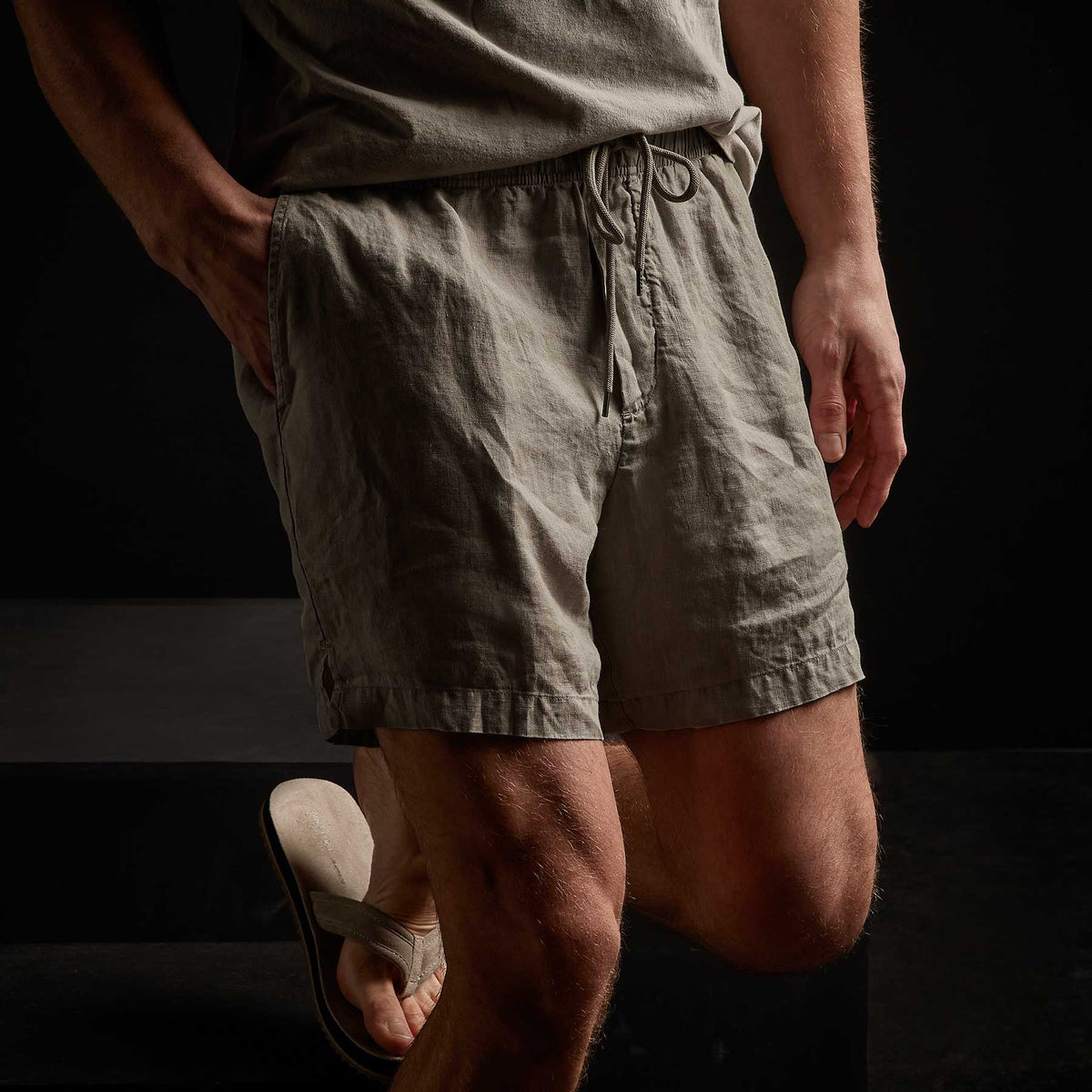 Lightweight Linen Short - Mineral Pigment | James Perse Los Angeles