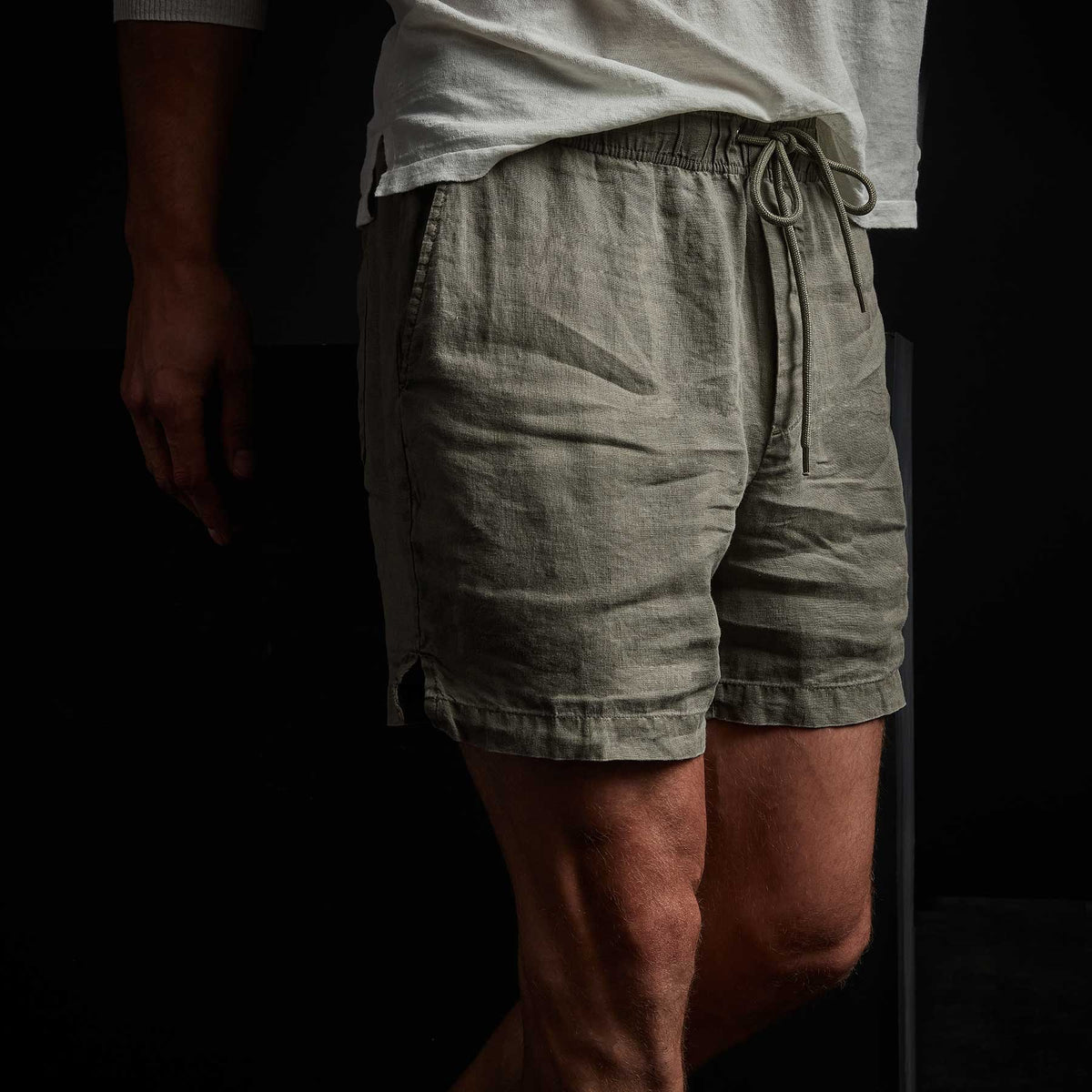 Lightweight Linen Short - Marjoram Pigment | James Perse Los Angeles