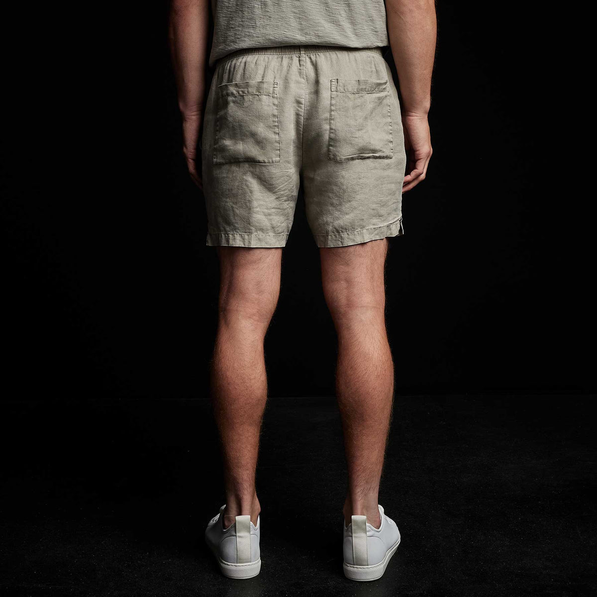 Lightweight Linen Short in Silt Pigment | James Perse Los Angeles